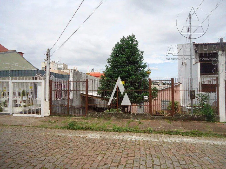 Foto 1 de Lote/Terreno à venda, 300m² em Medianeira, Porto Alegre