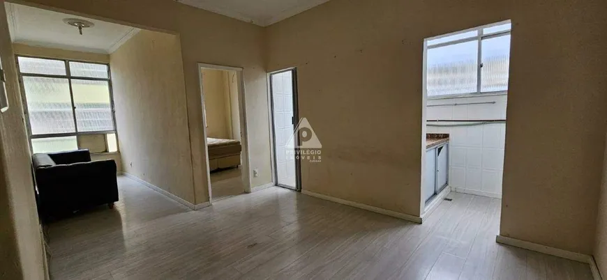 Foto 1 de Apartamento com 1 Quarto à venda, 50m² em Centro, Rio de Janeiro