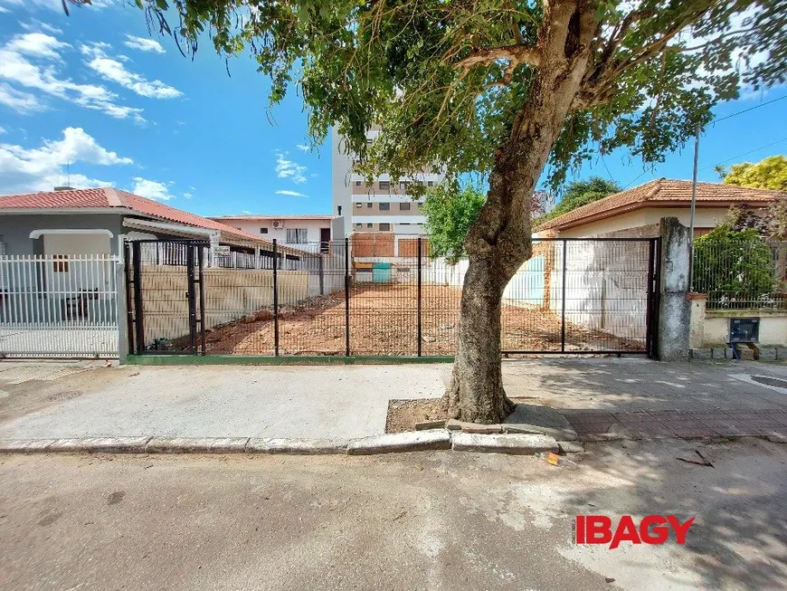 Foto 1 de Lote/Terreno para alugar, 351m² em Balneário, Florianópolis