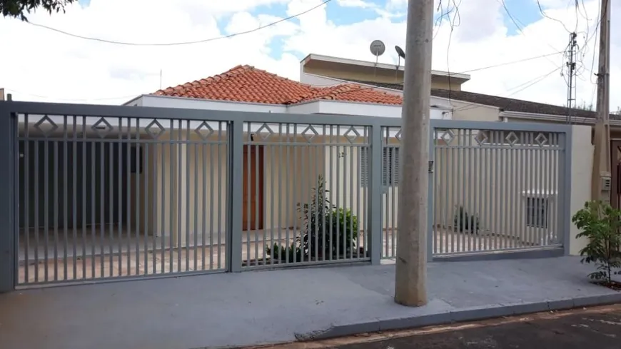 Foto 1 de Casa com 3 Quartos à venda, 200m² em Vila Ipiranga, São José do Rio Preto