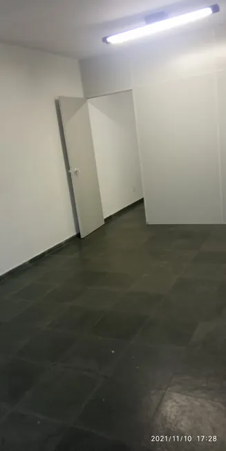 Foto 1 de Sala Comercial para alugar, 42m² em Jardim Lambreta, Cotia