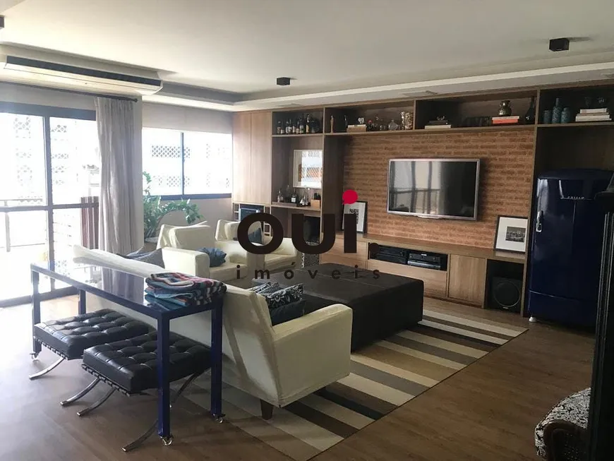 Foto 1 de Apartamento com 3 Quartos à venda, 200m² em Itaim Bibi, São Paulo