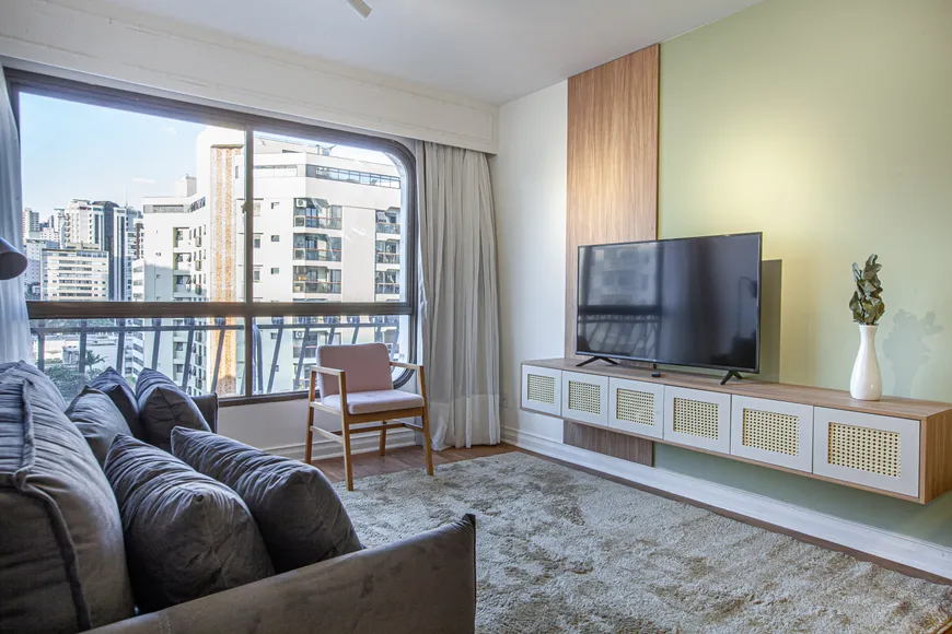 Foto 1 de Apartamento com 3 Quartos para alugar, 129m² em Jardim Paulista, São Paulo