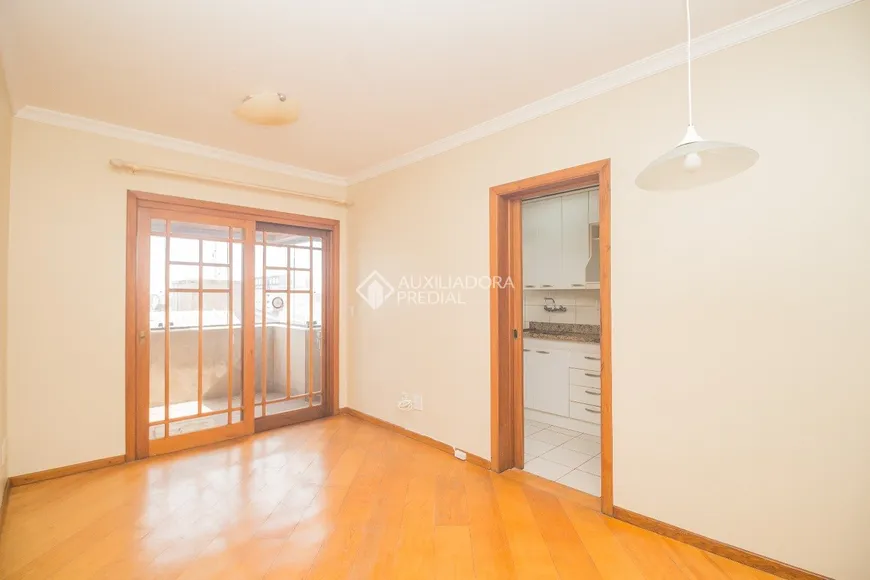 Foto 1 de Apartamento com 2 Quartos para alugar, 61m² em Auxiliadora, Porto Alegre