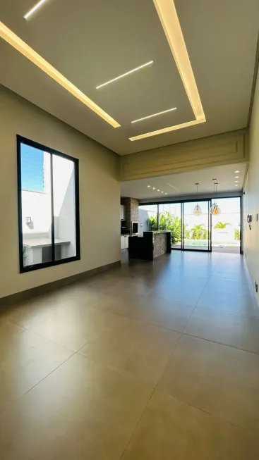 Foto 1 de Casa com 3 Quartos à venda, 182m² em Residencial Interlagos, Rio Verde