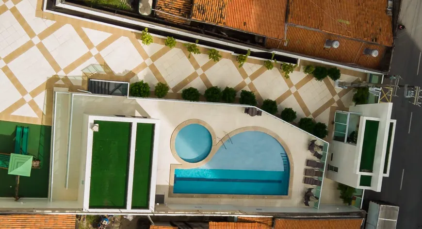 Foto 1 de Apartamento com 3 Quartos à venda, 164m² em Meireles, Fortaleza
