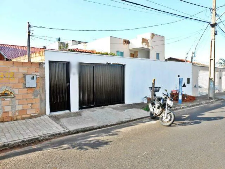 Foto 1 de Casa com 2 Quartos à venda, 131m² em Jardim Holanda, Uberlândia