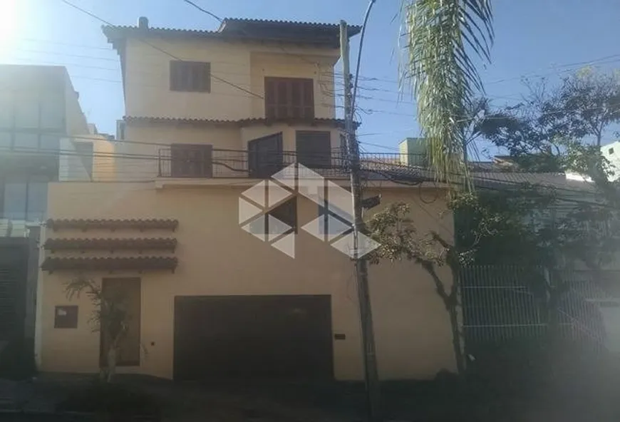 Foto 1 de Casa com 3 Quartos à venda, 296m² em Chácara das Pedras, Porto Alegre