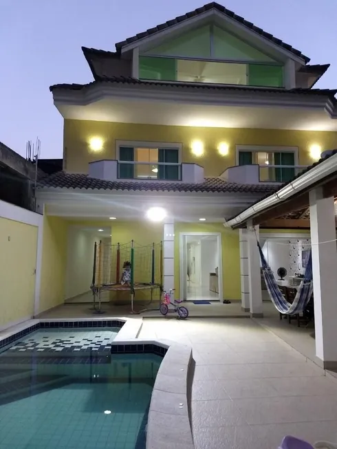 Foto 1 de Casa de Condomínio com 3 Quartos à venda, 200m² em Itanhangá, Rio de Janeiro