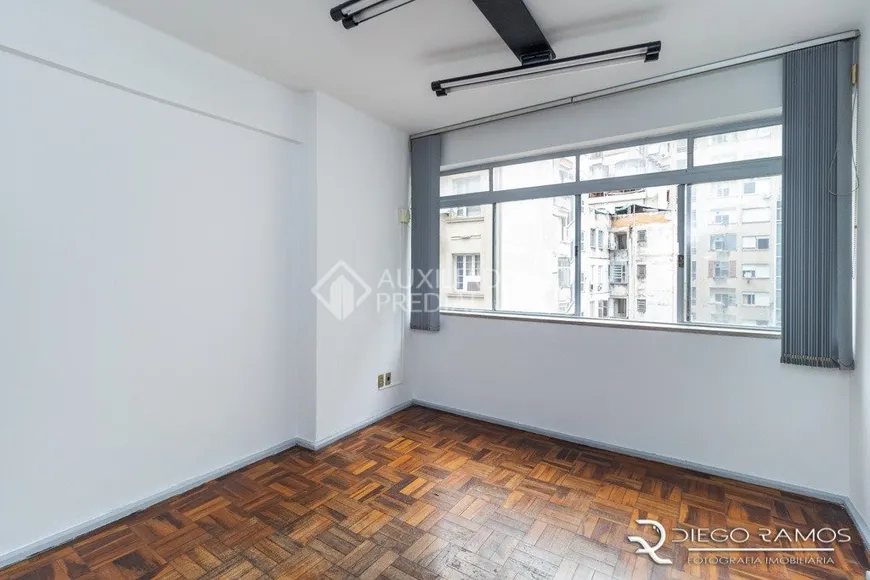 Foto 1 de Sala Comercial para alugar, 30m² em Centro Histórico, Porto Alegre