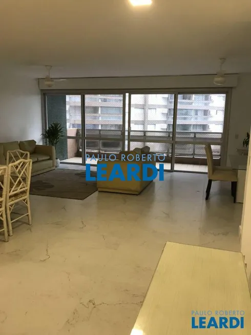 Foto 1 de Apartamento com 3 Quartos para venda ou aluguel, 185m² em Pitangueiras, Guarujá