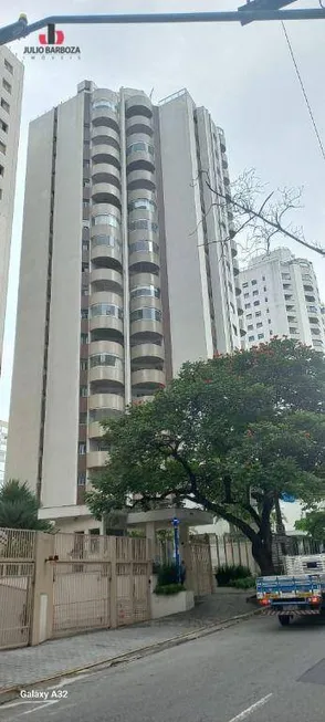 Foto 1 de Apartamento com 4 Quartos para alugar, 120m² em Moema, São Paulo