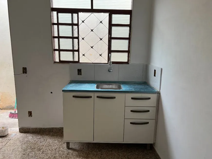 Foto 1 de Casa com 2 Quartos para alugar, 39m² em Vila Santa Isabel, Campinas