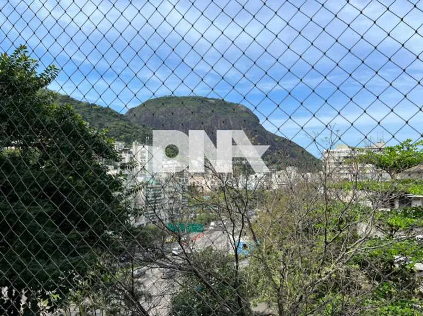 Foto 1 de Apartamento com 3 Quartos à venda, 135m² em Lagoa, Rio de Janeiro