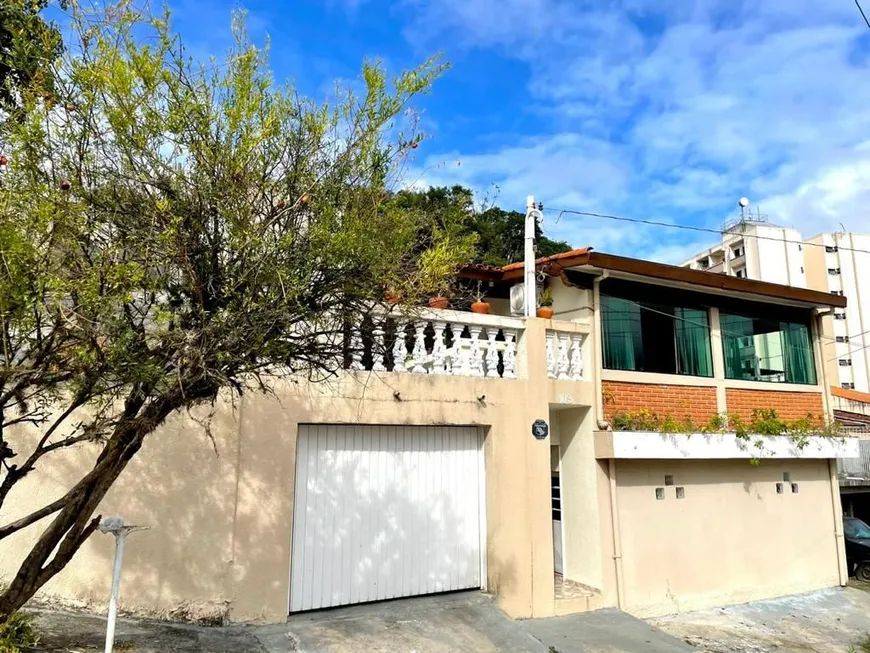 Foto 1 de Casa com 4 Quartos para venda ou aluguel, 10m² em Centro, Jacareí