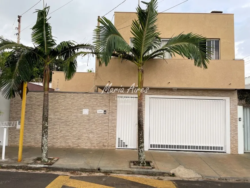 Foto 1 de Casa com 3 Quartos à venda, 198m² em Parque Santa Felícia Jardim, São Carlos