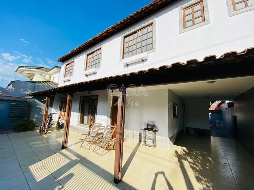 Foto 1 de Casa com 3 Quartos à venda, 329m² em Morada Colina, Resende