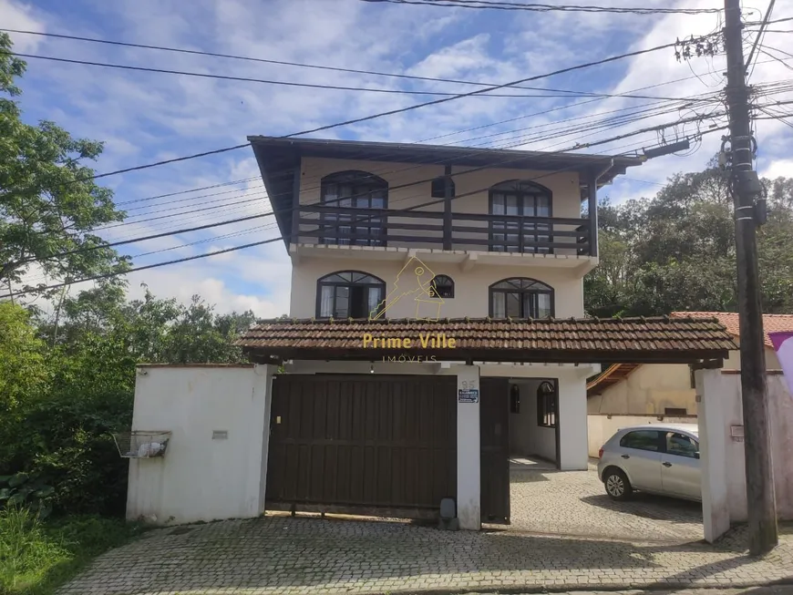 Foto 1 de Sobrado com 2 Quartos à venda, 155m² em São Marcos, Joinville