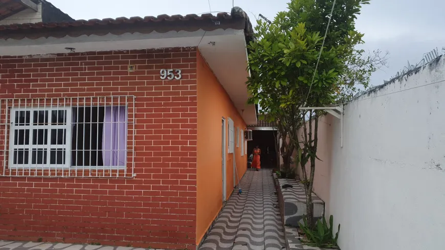 Foto 1 de Casa com 2 Quartos para alugar, 80m² em Balneario Itaguai, Mongaguá