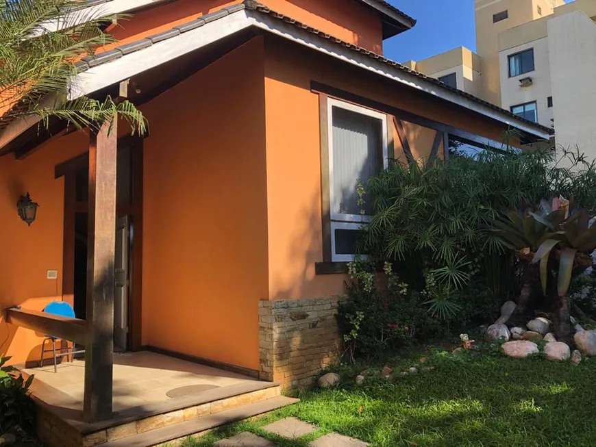 Foto 1 de Casa com 4 Quartos à venda, 314m² em Cancela Preta, Macaé