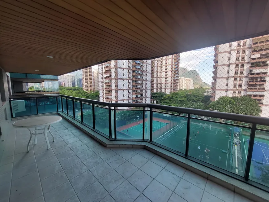 Foto 1 de Apartamento com 3 Quartos à venda, 143m² em Barra da Tijuca, Rio de Janeiro