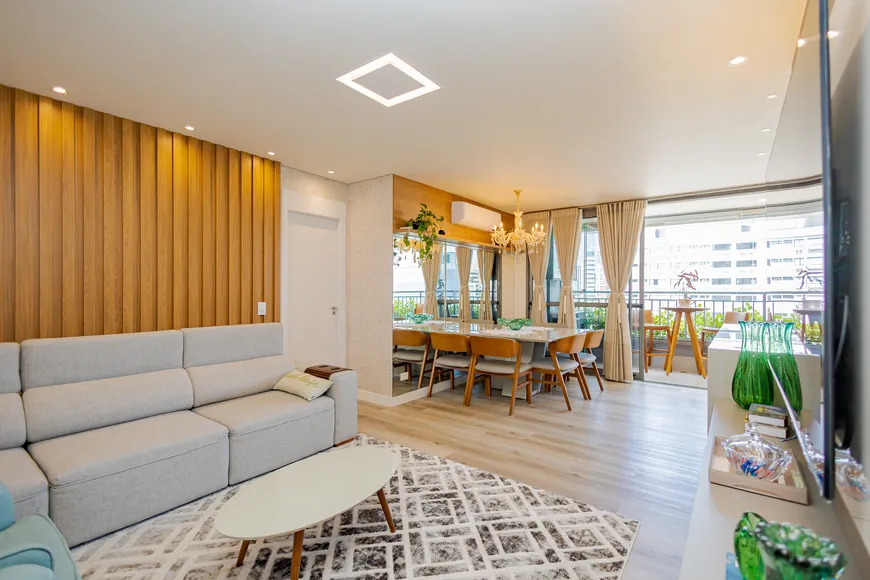 Foto 1 de Apartamento com 3 Quartos à venda, 107m² em Centro, Curitiba