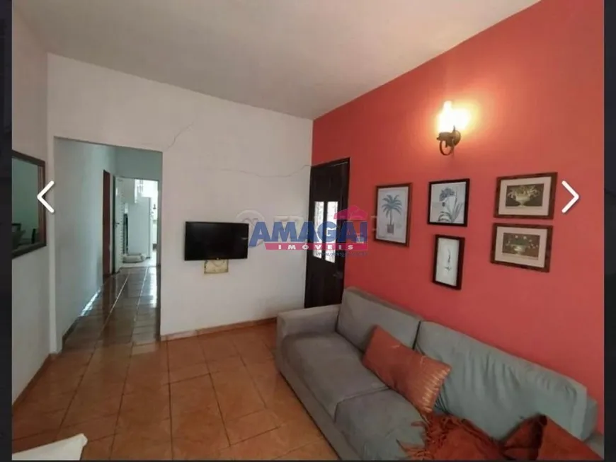 Foto 1 de Casa com 3 Quartos à venda, 100m² em Jardim Jacinto, Jacareí