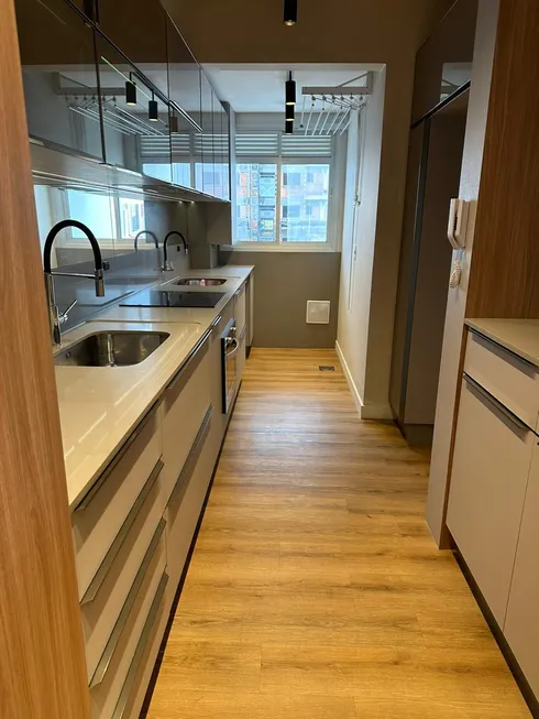 Foto 1 de Apartamento com 3 Quartos à venda, 107m² em Kobrasol, São José