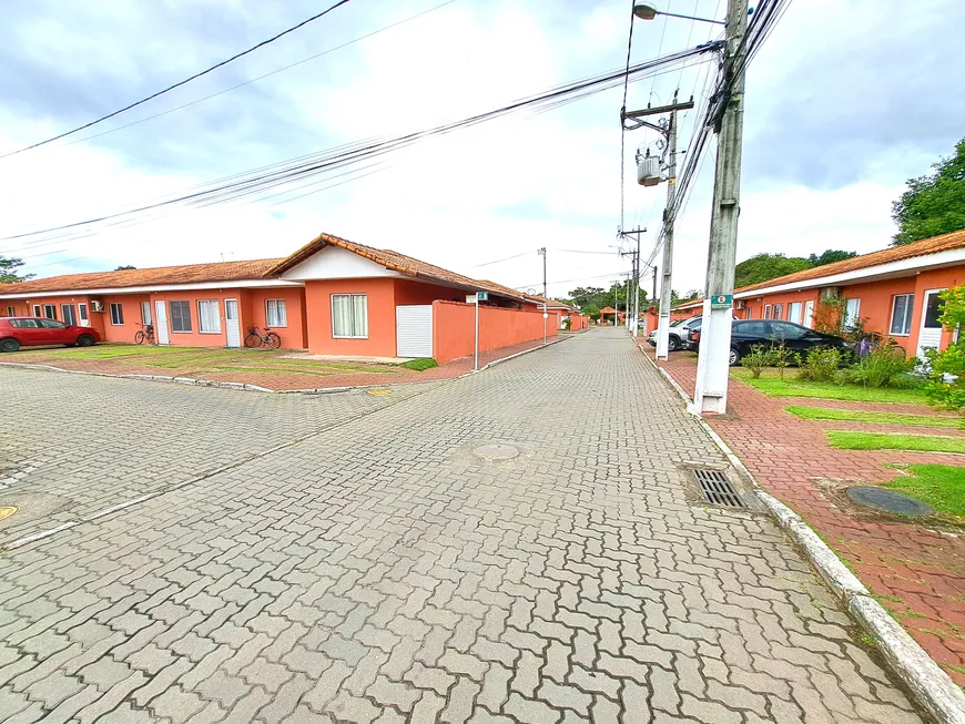 Foto 1 de Casa de Condomínio com 2 Quartos à venda, 45m² em Santa Cruz da Serra, Duque de Caxias