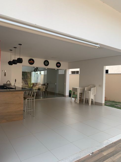 Foto 1 de Casa de Condomínio com 5 Quartos para alugar, 314m² em Jardim Itália, Cuiabá