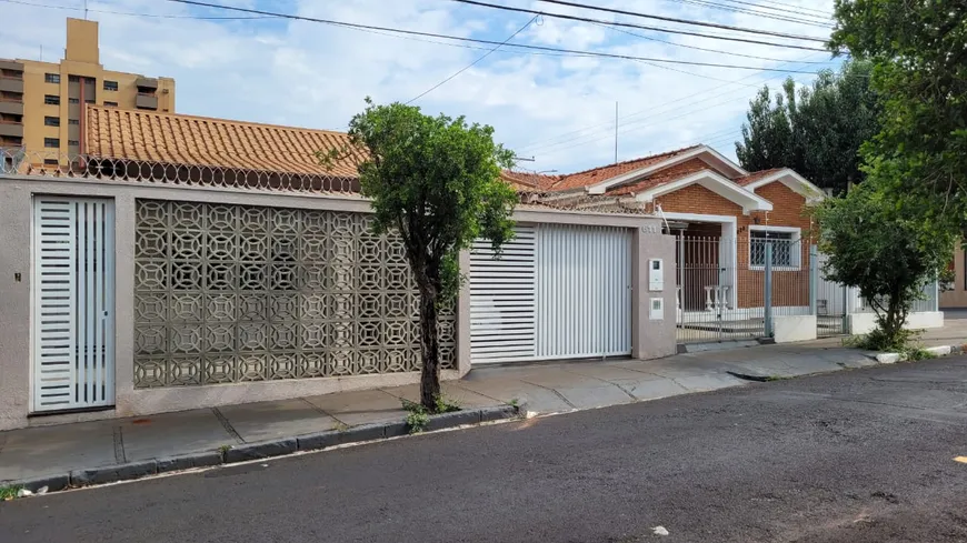 Foto 1 de Casa com 3 Quartos à venda, 153m² em Centro, Araraquara