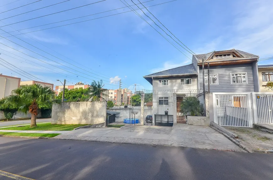 Foto 1 de Sobrado com 3 Quartos à venda, 105m² em Novo Mundo, Curitiba