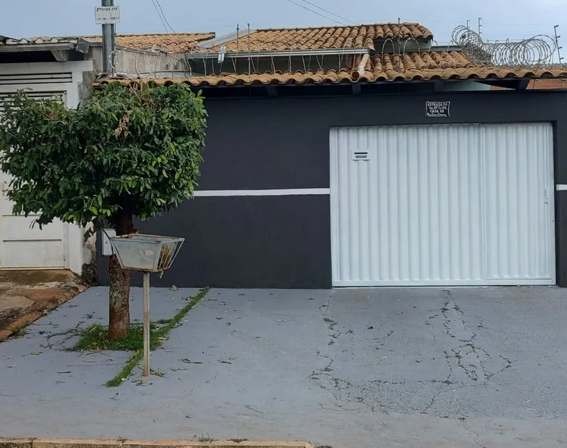 Foto 1 de Casa com 2 Quartos à venda, 75m² em Residencial Solar Ville, Goiânia