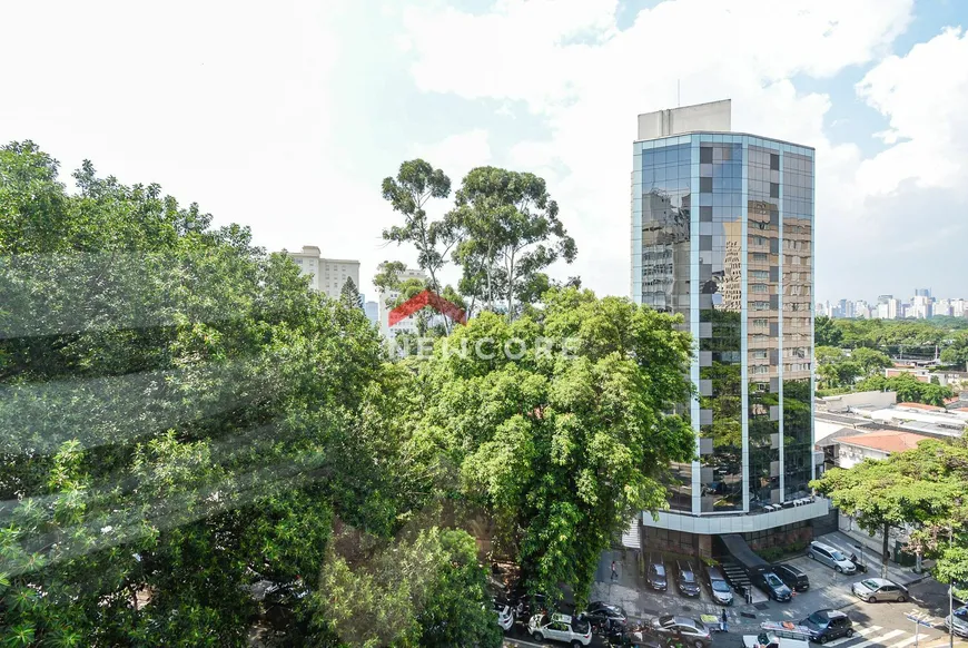 Foto 1 de Apartamento com 3 Quartos à venda, 177m² em Jardim Europa, São Paulo