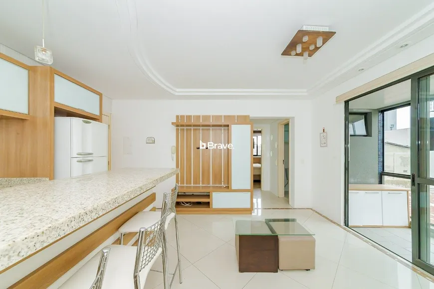 Foto 1 de Apartamento com 1 Quarto à venda, 42m² em Batel, Curitiba