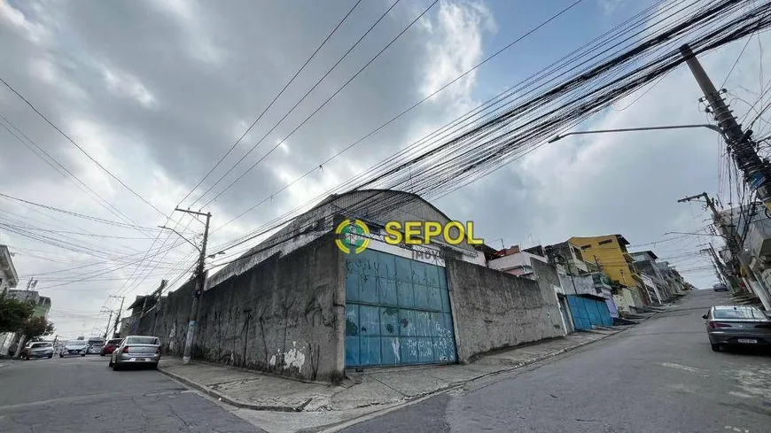 Foto 1 de Galpão/Depósito/Armazém para venda ou aluguel, 687m² em Itaquera, São Paulo