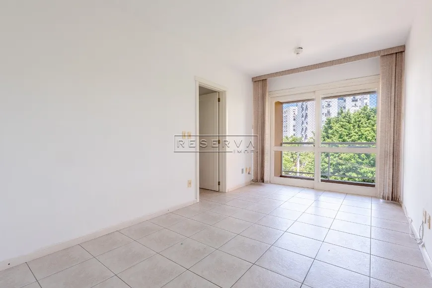 Foto 1 de Apartamento com 3 Quartos à venda, 78m² em Chácara das Pedras, Porto Alegre