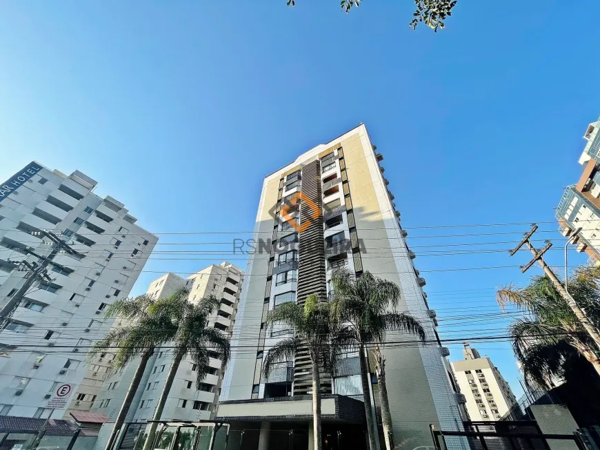 Foto 1 de Apartamento com 3 Quartos para alugar, 88m² em Centro, Florianópolis