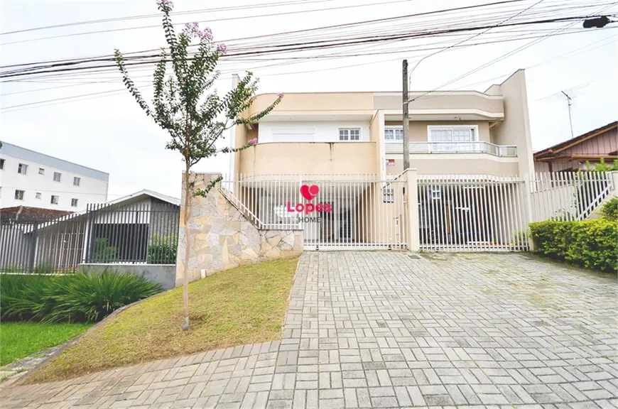 Foto 1 de Sobrado com 3 Quartos à venda, 214m² em Boa Vista, Curitiba