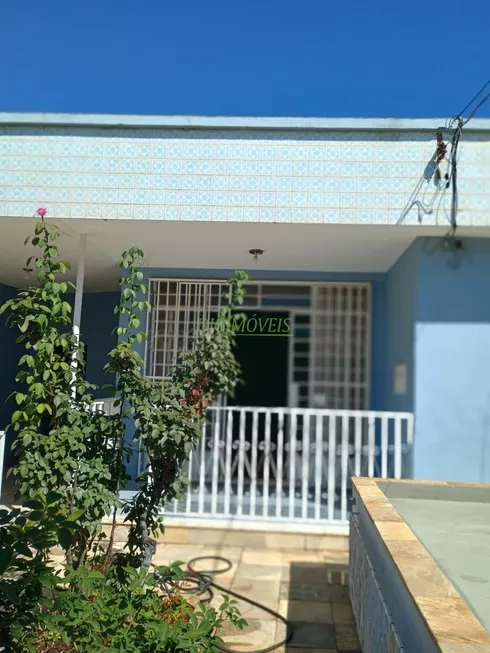 Foto 1 de Casa com 4 Quartos à venda, 193m² em Pompéia, Belo Horizonte