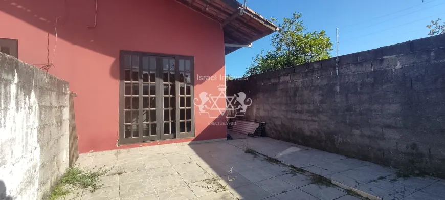 Foto 1 de Casa com 4 Quartos à venda, 119m² em Loteamento Jardim Aruan, Caraguatatuba