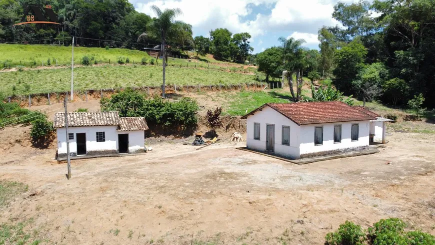 Foto 1 de Fazenda/Sítio com 3 Quartos à venda, 200m² em Centro, Pedra Bela