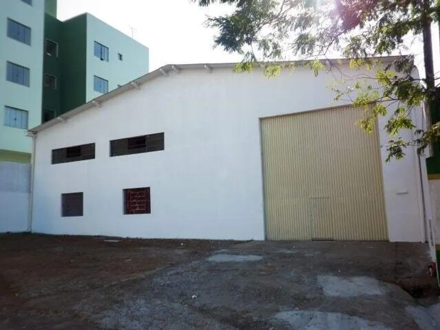 Foto 1 de Galpão/Depósito/Armazém à venda, 610m² em Centro, Cascavel