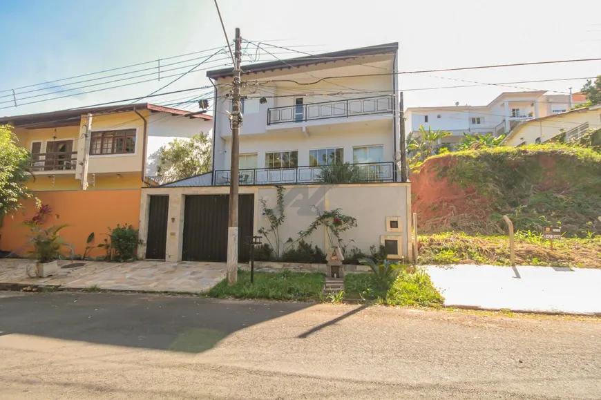 Foto 1 de Casa de Condomínio com 3 Quartos à venda, 300m² em Jardim Sorirama, Campinas