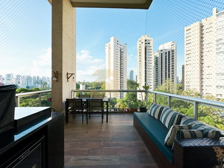 Foto 1 de Apartamento com 3 Quartos à venda, 100m² em Panamby, São Paulo