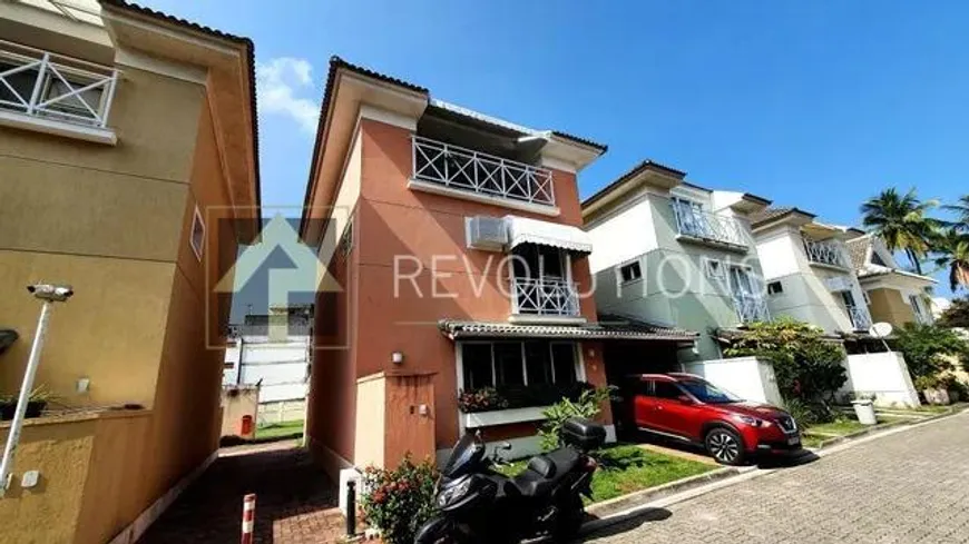 Foto 1 de Casa de Condomínio com 3 Quartos à venda, 192m² em Recreio Dos Bandeirantes, Rio de Janeiro