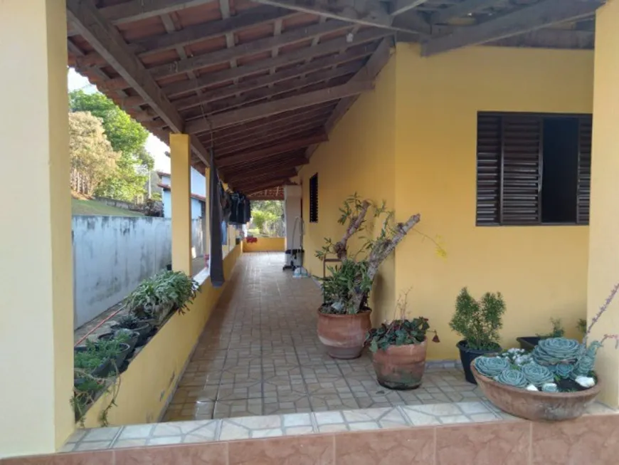 Foto 1 de Fazenda/Sítio com 3 Quartos à venda, 30000m² em Zona Rural, Piranguinho