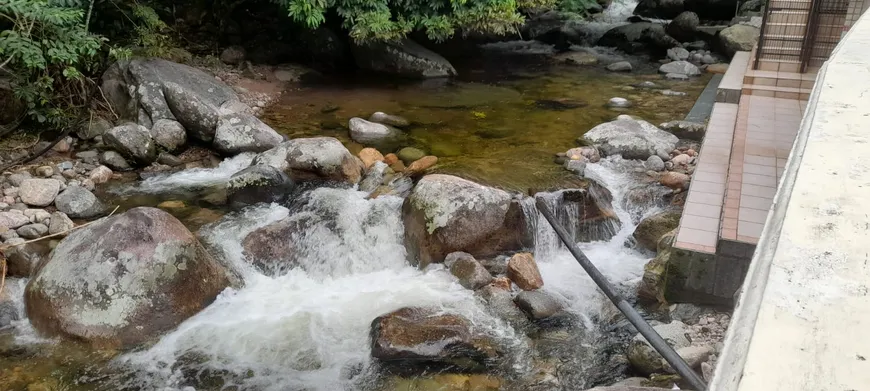 Foto 1 de Fazenda/Sítio com 4 Quartos à venda, 1200m² em Cantagalo, Guapimirim