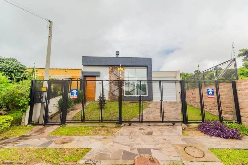 Foto 1 de Casa com 3 Quartos à venda, 155m² em Espiríto Santo, Porto Alegre