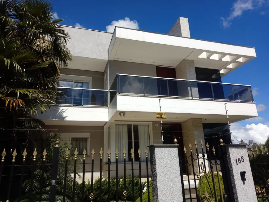 Foto 1 de Casa com 4 Quartos à venda, 400m² em Ana Rech, Caxias do Sul
